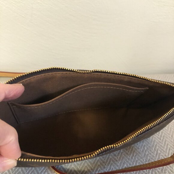 Louis Vuitton Vintage Monogram Canvas Pochette - Picture 6 of 6